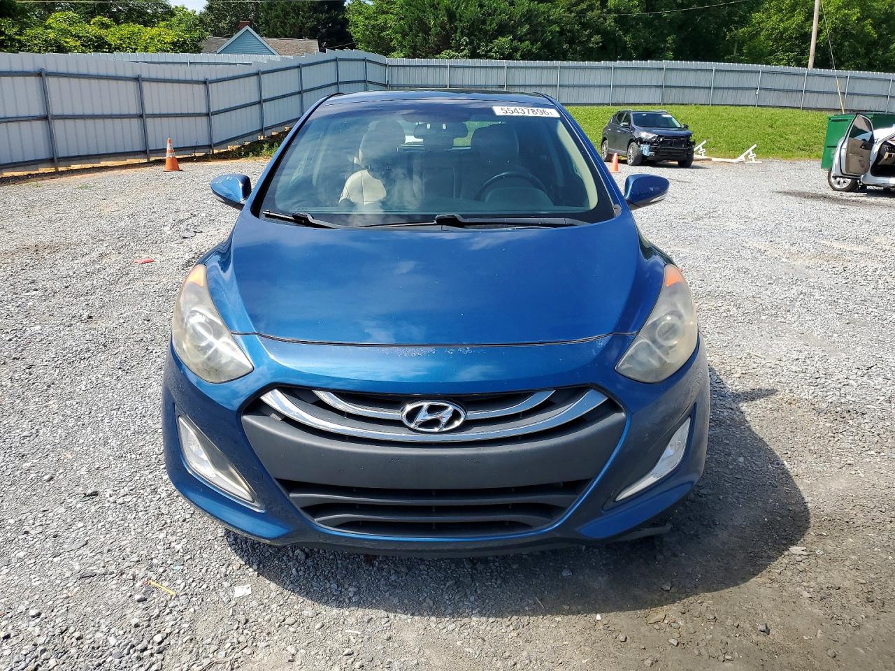 Hyundai ELANTRA Base