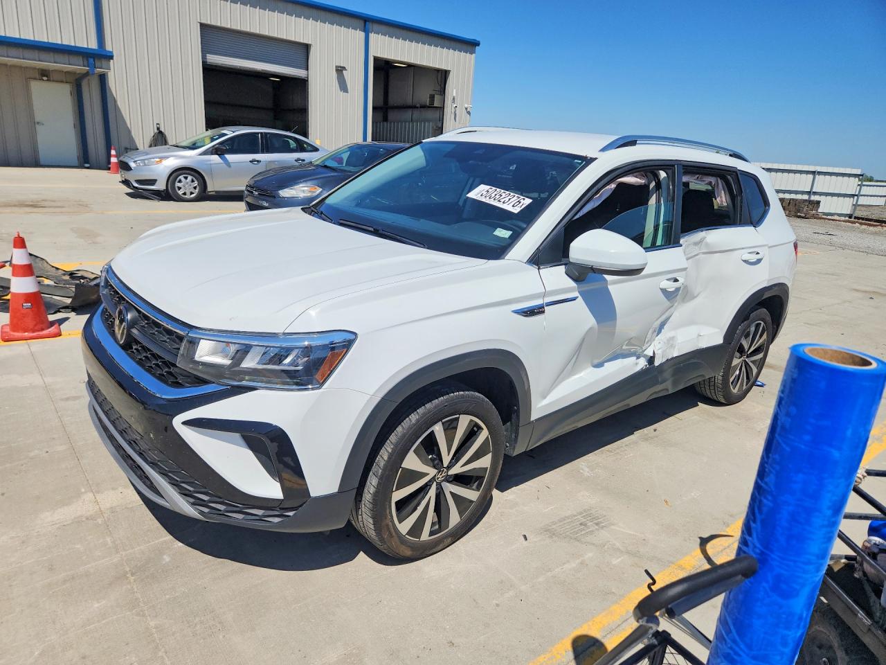 Salvage Volkswagen Taos Image