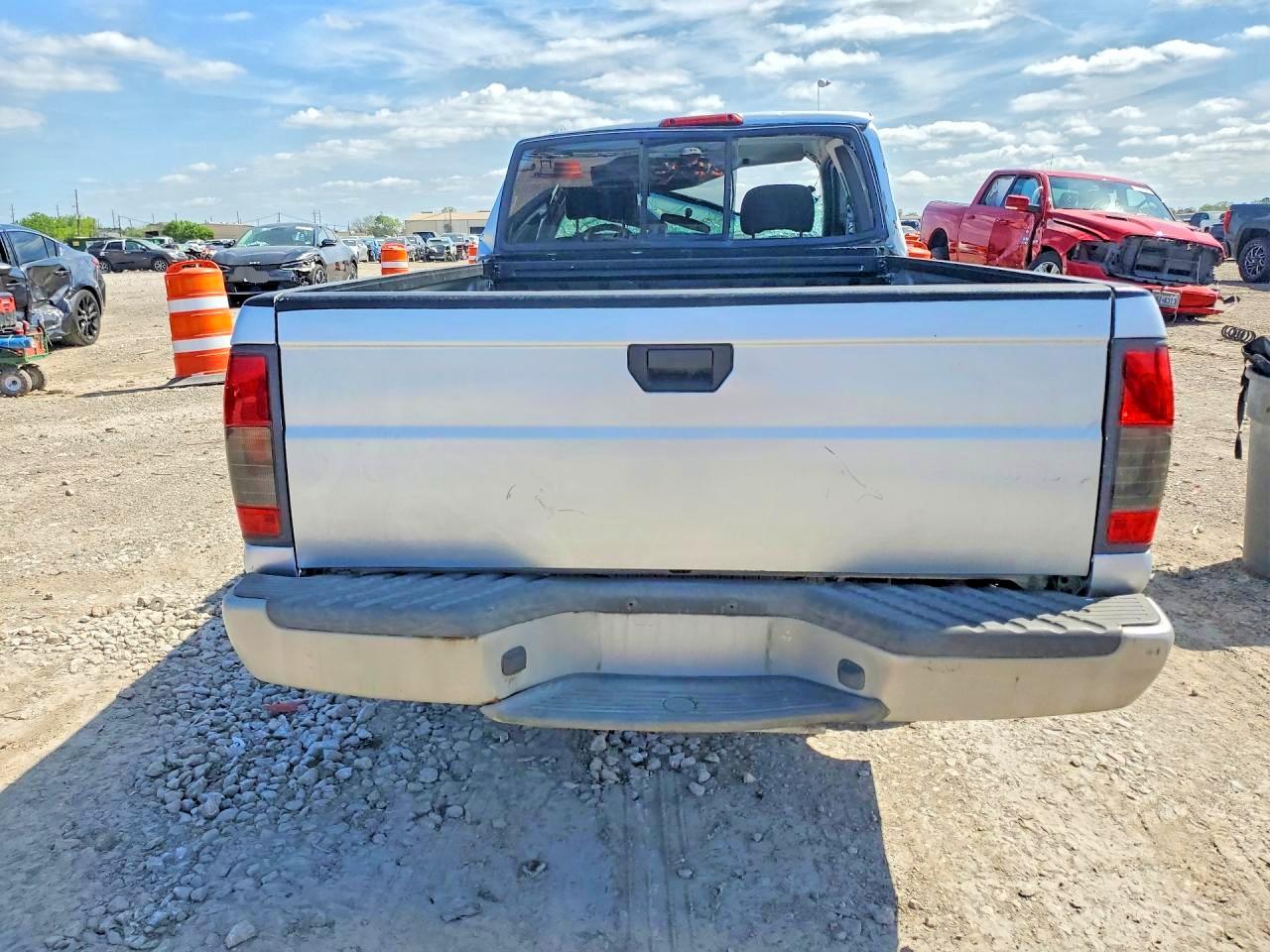 Nissan Frontier Xe