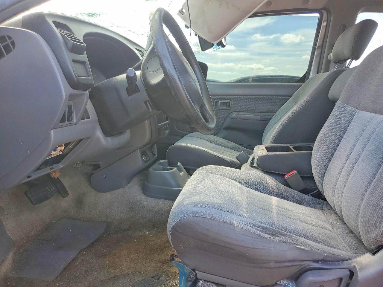 Nissan Frontier Xe