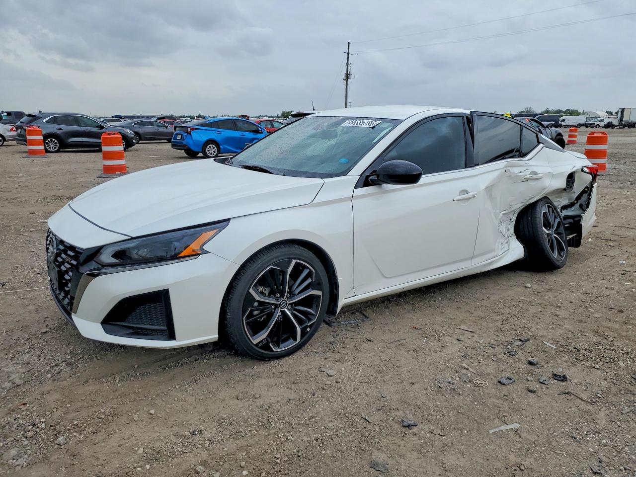 Salvage Nissan Altima Image
