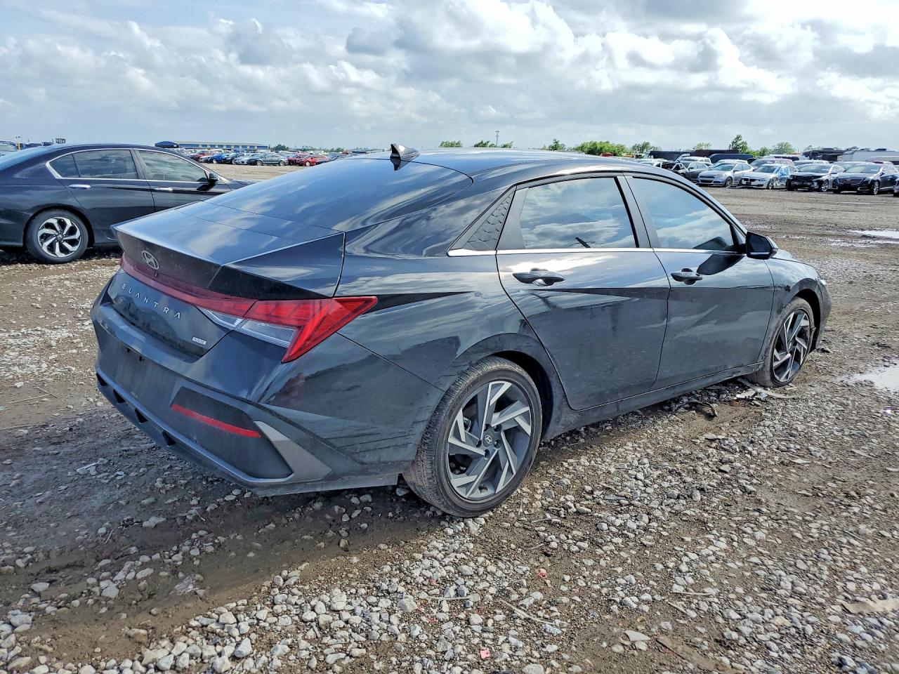 Hyundai ELANTRA Limited