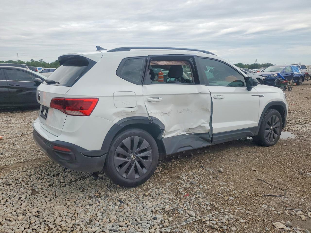 Volkswagen Taos S