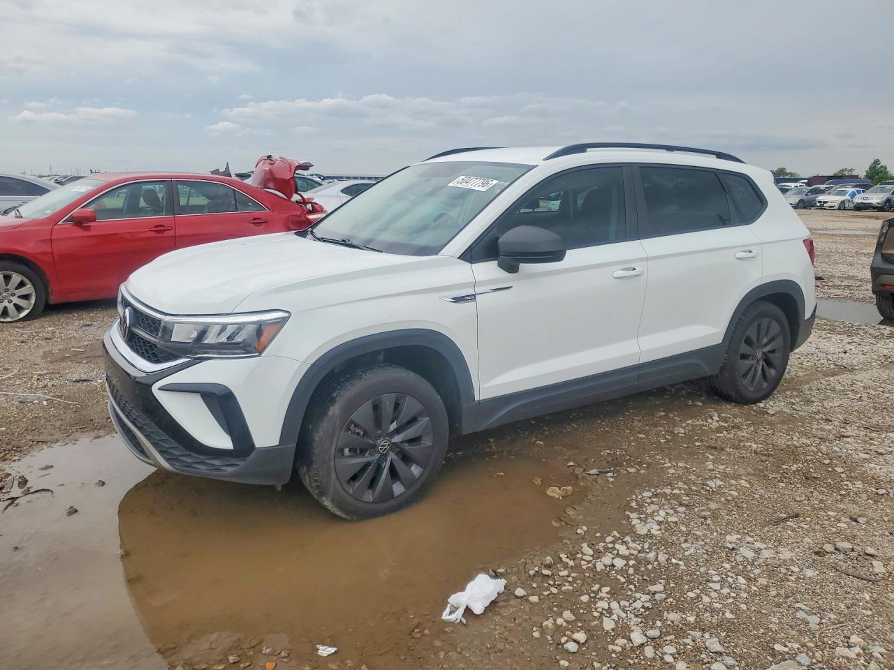 Salvage Volkswagen Taos Image