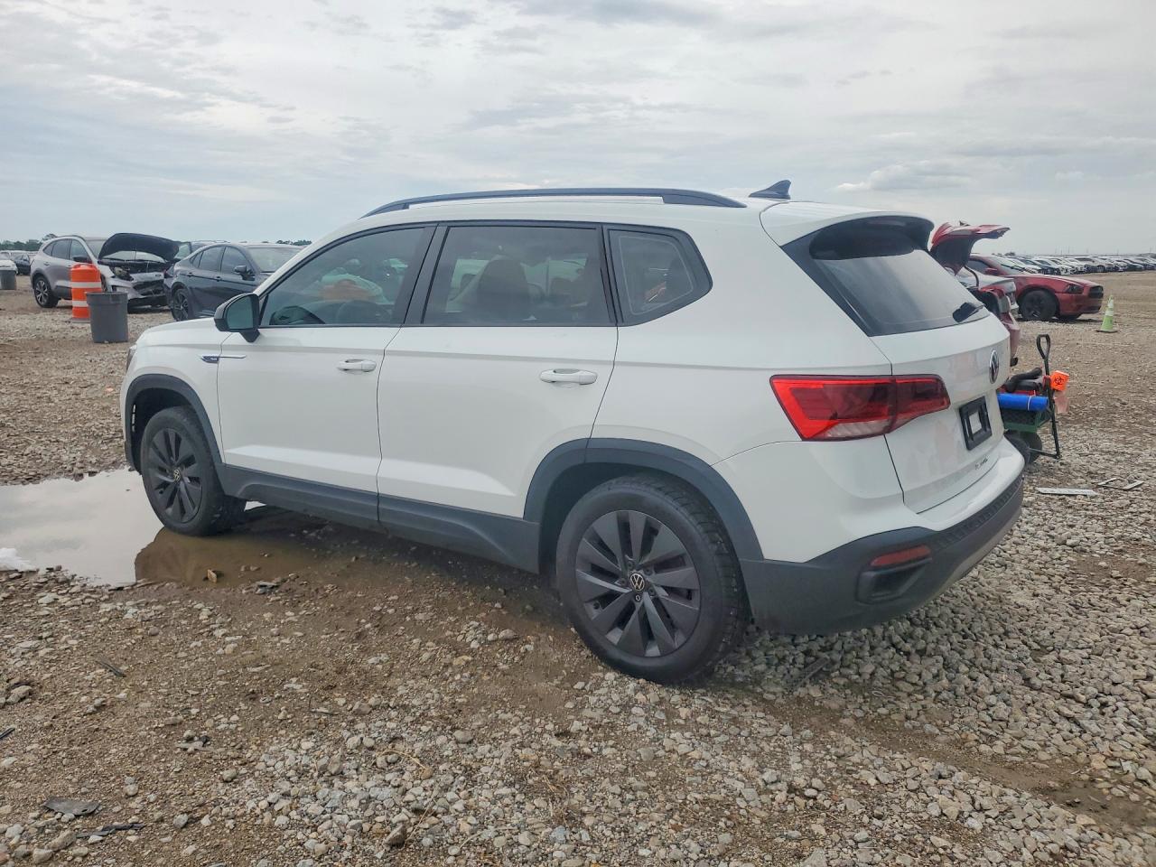 Volkswagen Taos S