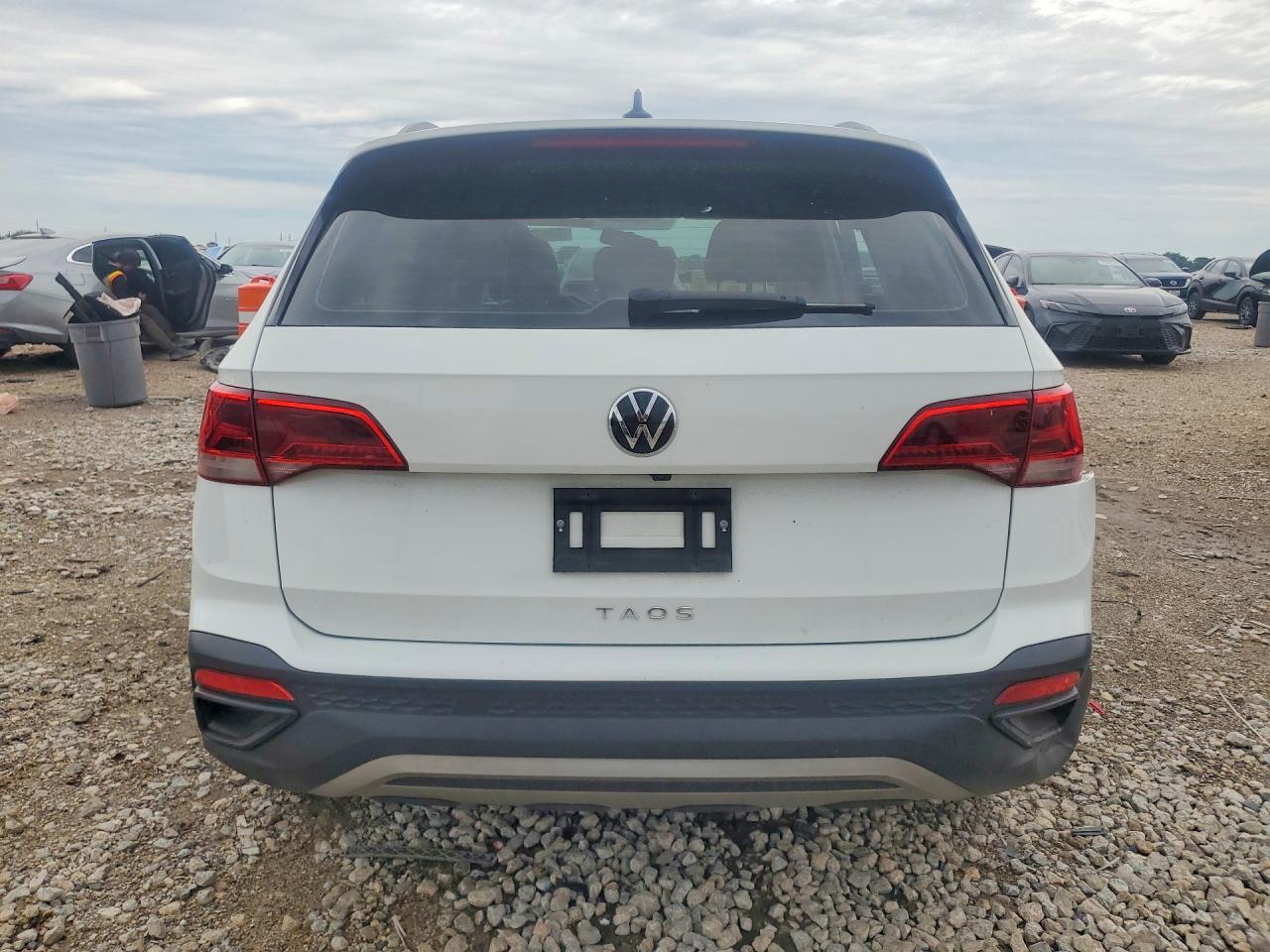 Volkswagen Taos S