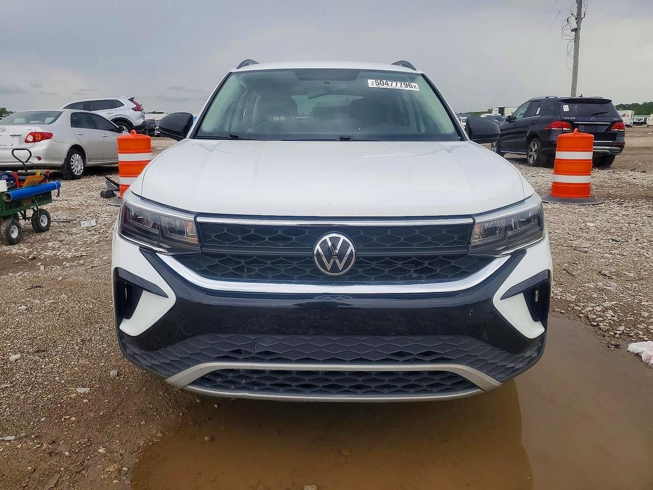 Volkswagen Taos S