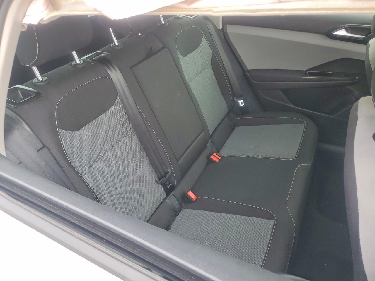 Volkswagen Taos S
