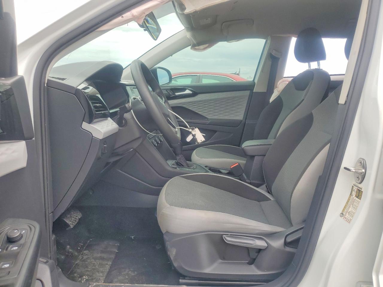 Volkswagen Taos S