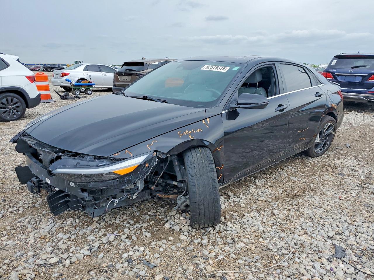 Salvage Hyundai ELANTRA Image