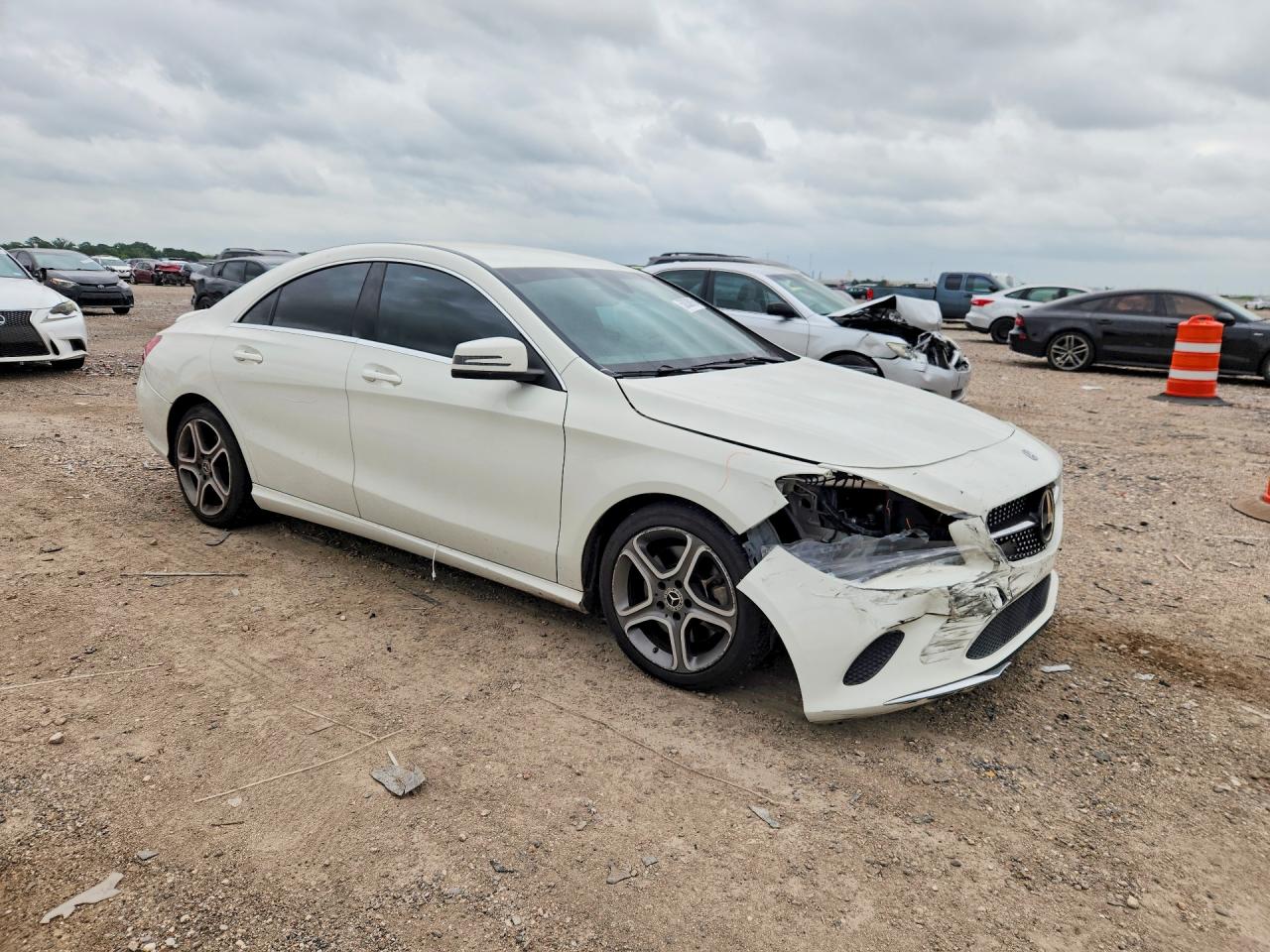 Mercedes-Benz Cla-class 250
