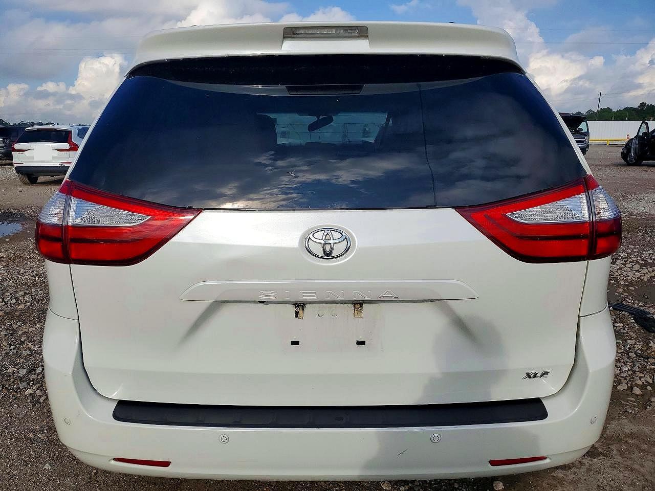 Toyota Sienna Xle Premium 8-passenger