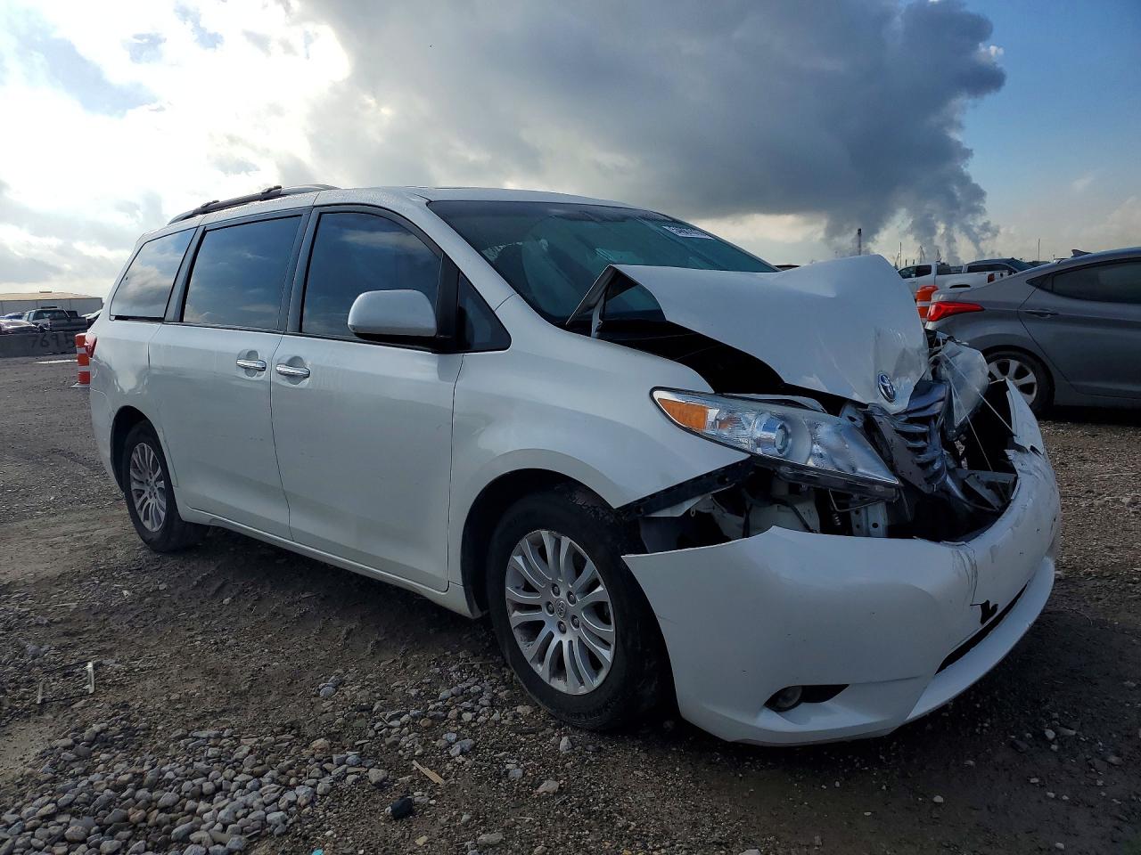 Toyota Sienna Xle Premium 8-passenger