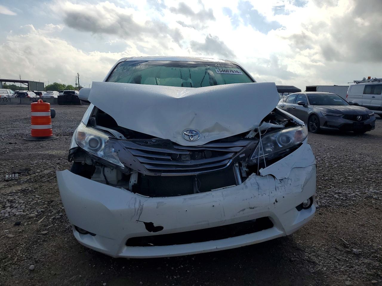 Toyota Sienna Xle Premium 8-passenger