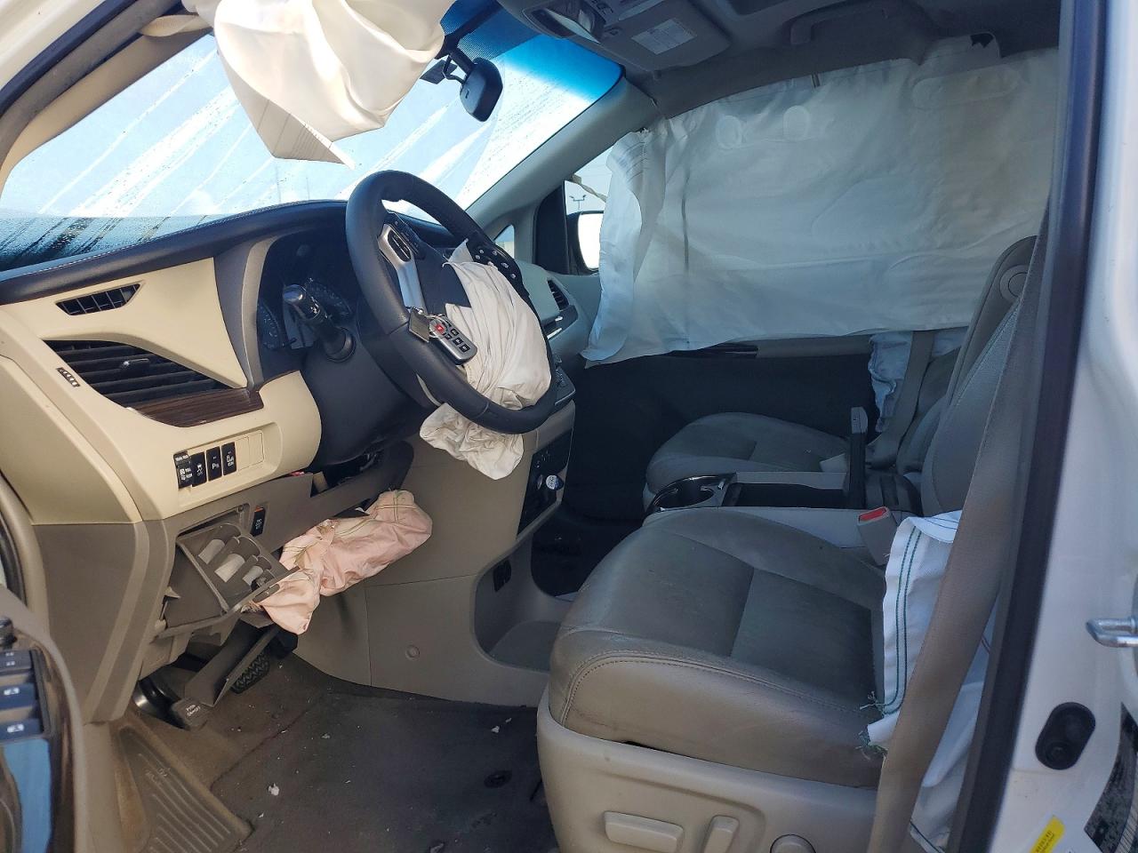 Toyota Sienna Xle Premium 8-passenger