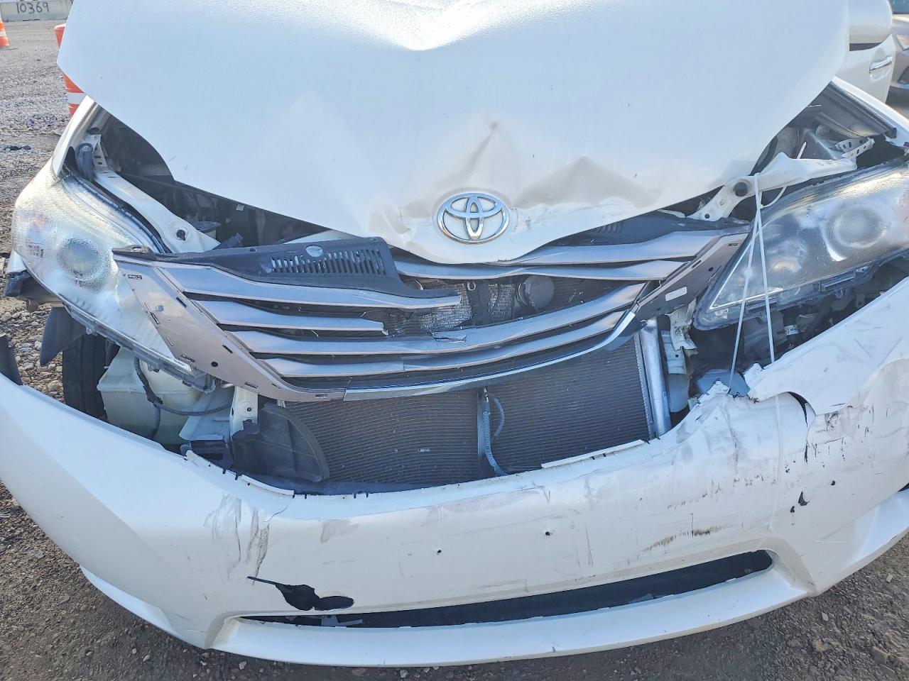 Toyota Sienna Xle Premium 8-passenger