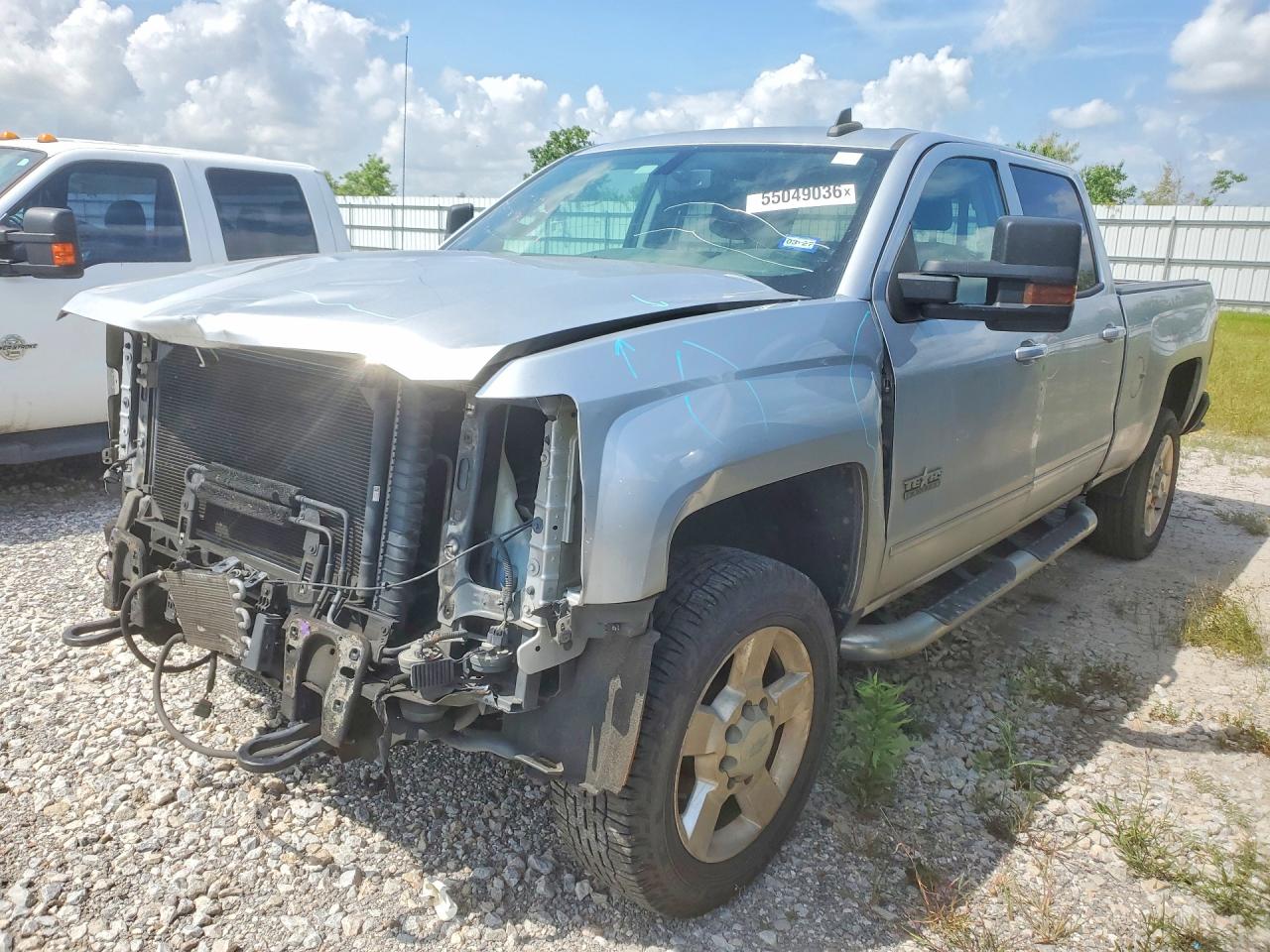 Salvage Chevrolet Silverado Image