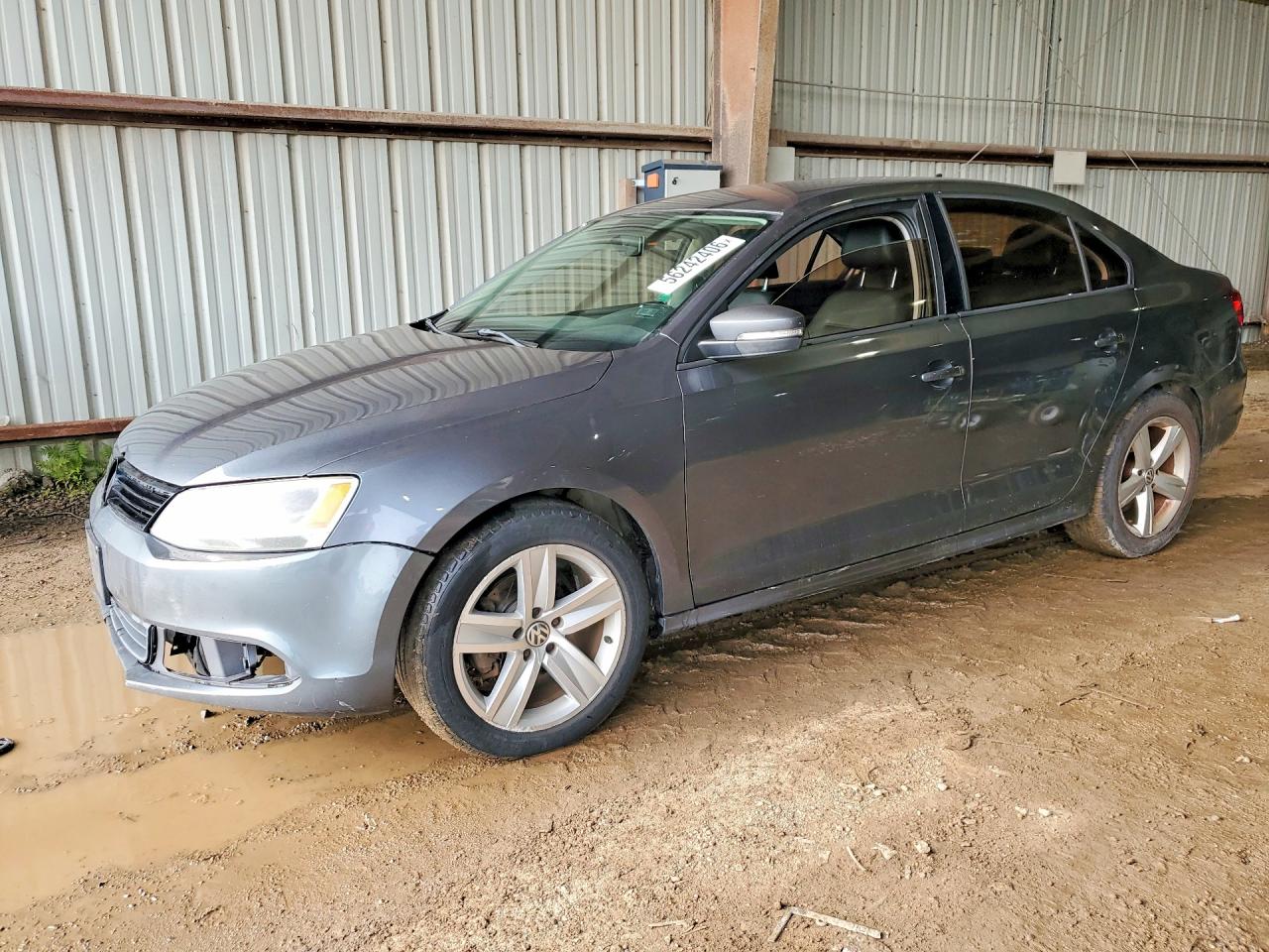 Salvage Volkswagen Jetta Image