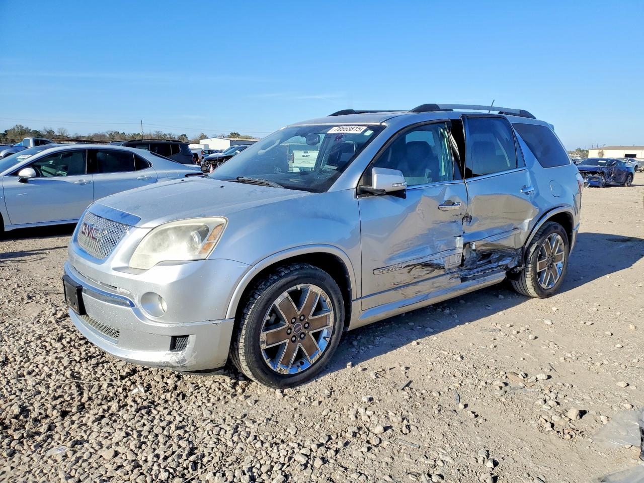 Salvage GMC Acadia Image