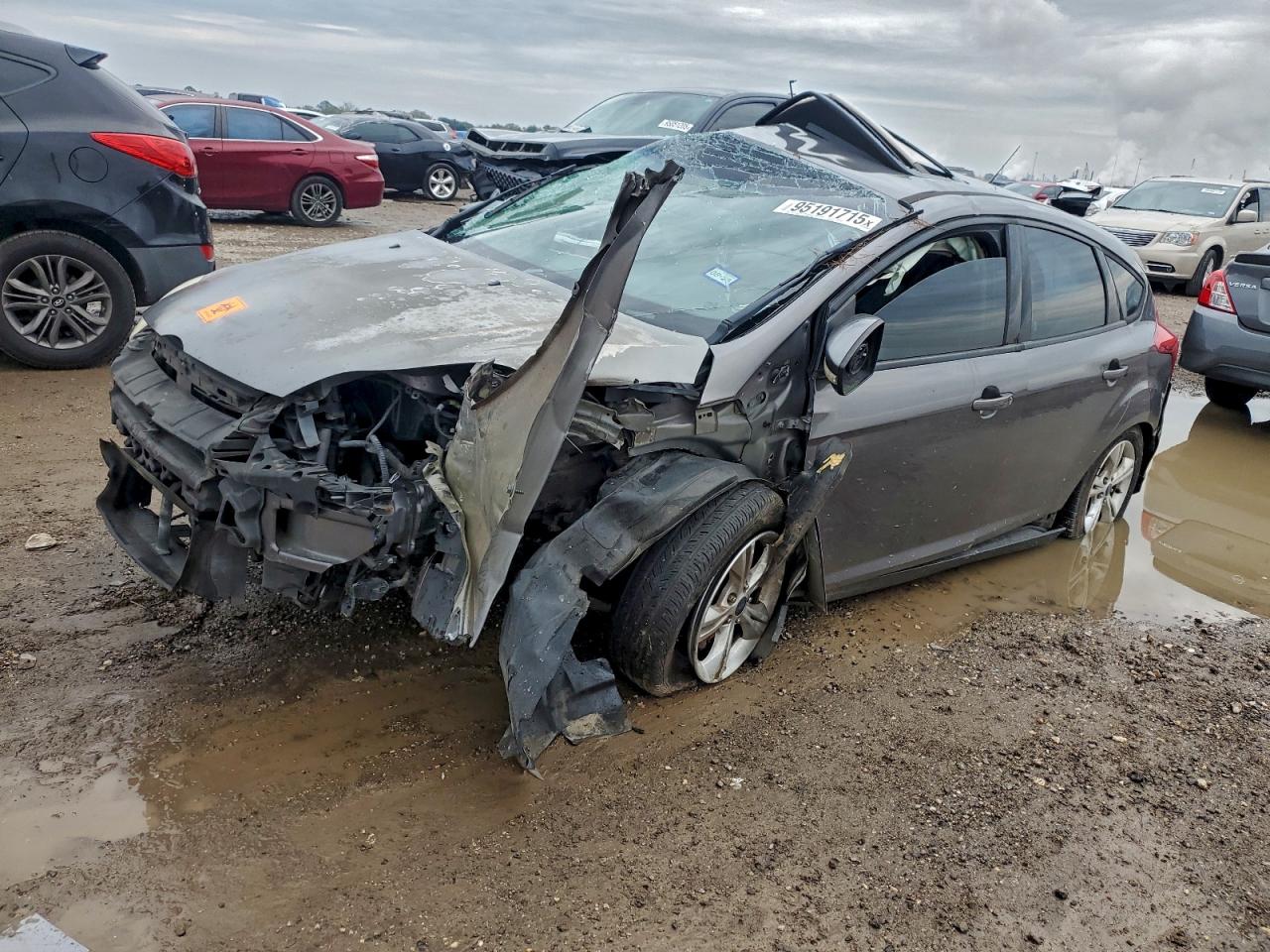 Salvage Ford Focus Image
