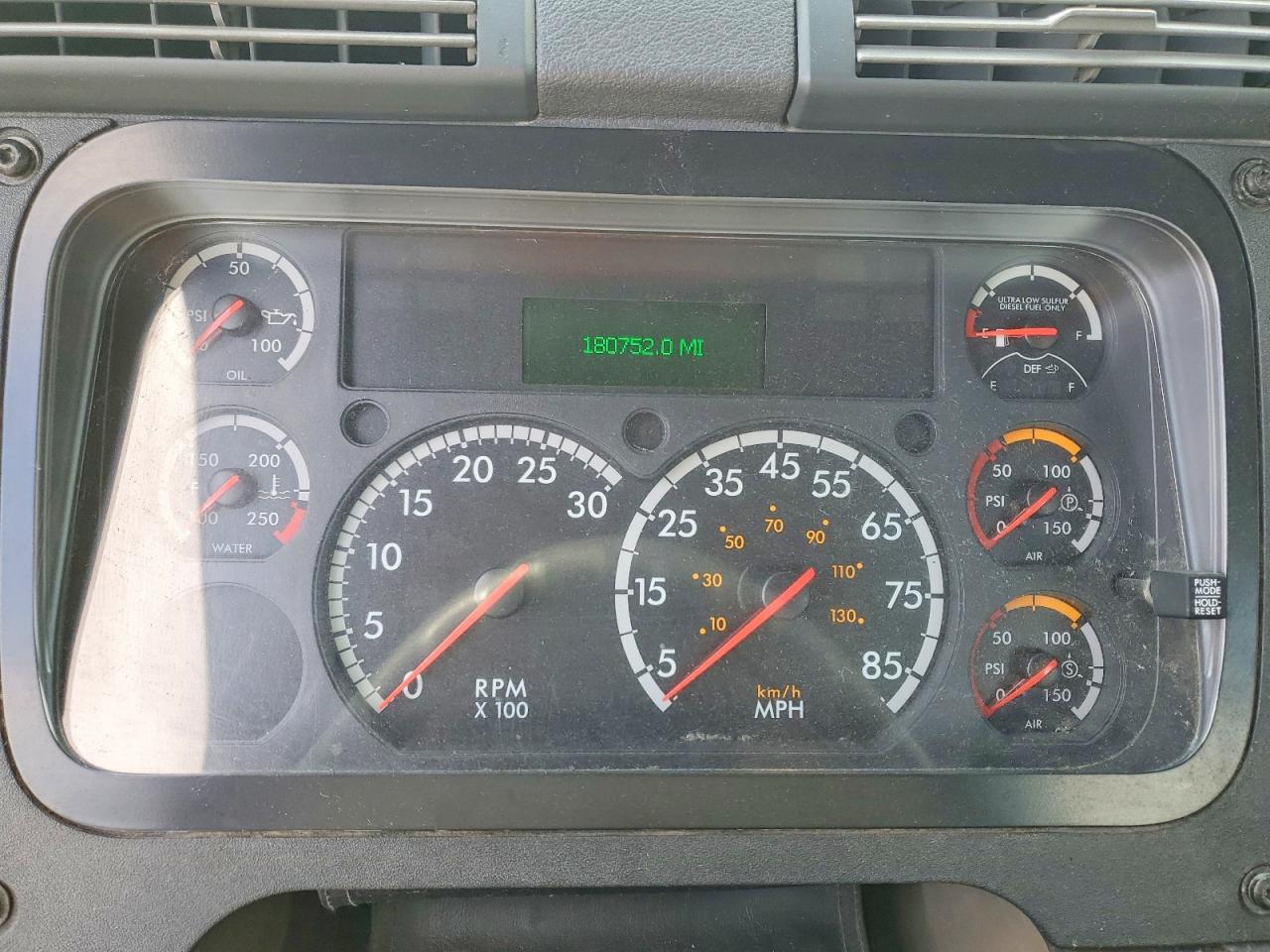 Freightliner Cascadia 113
