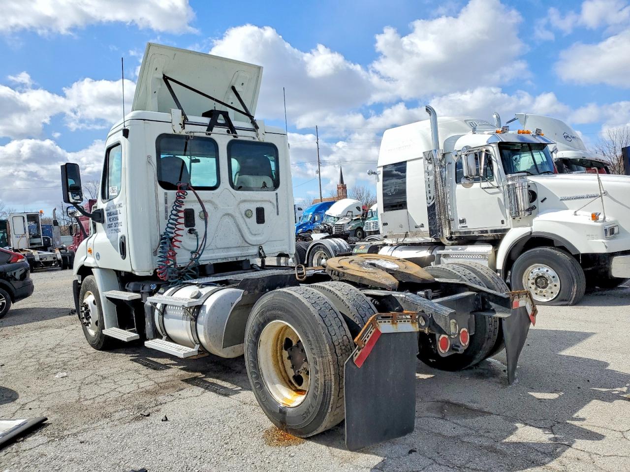 Freightliner Cascadia 113