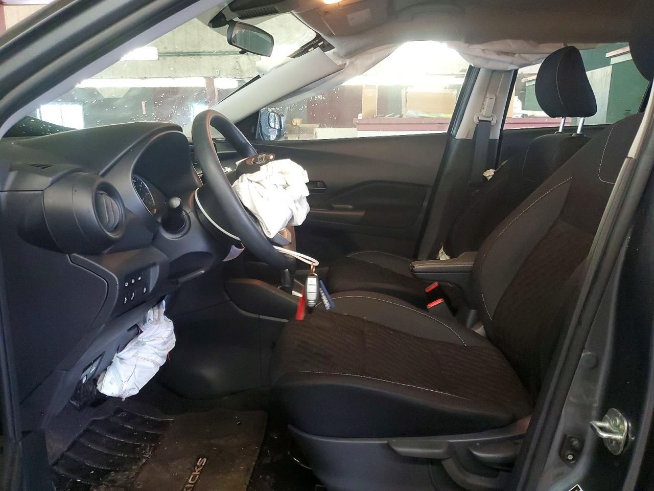 Nissan Kicks S