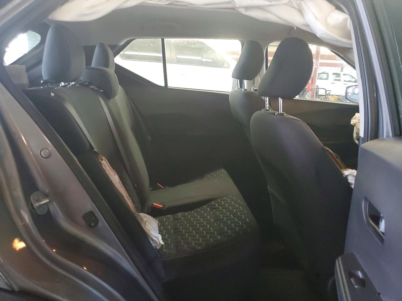 Nissan Kicks S
