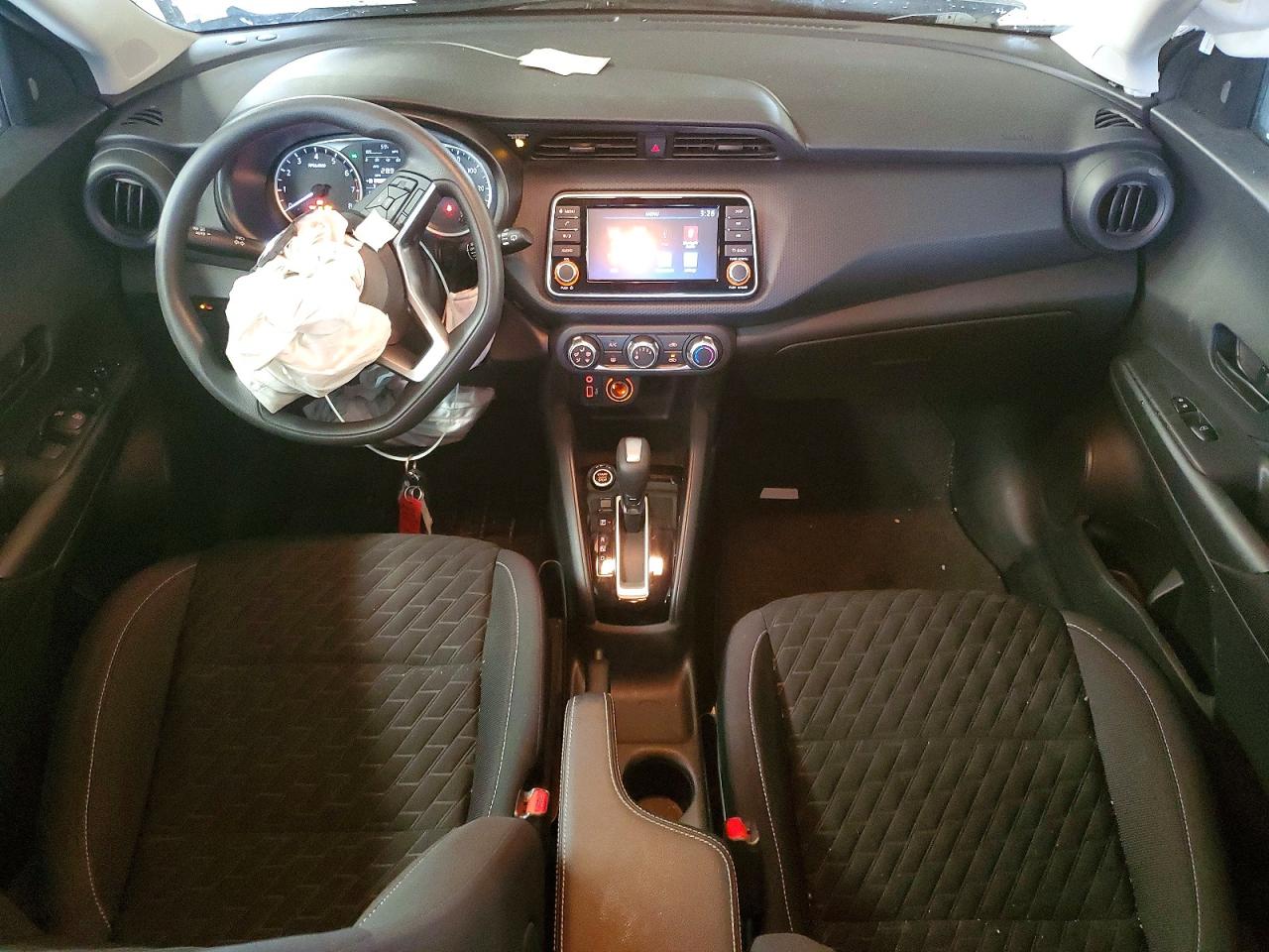 Nissan Kicks S