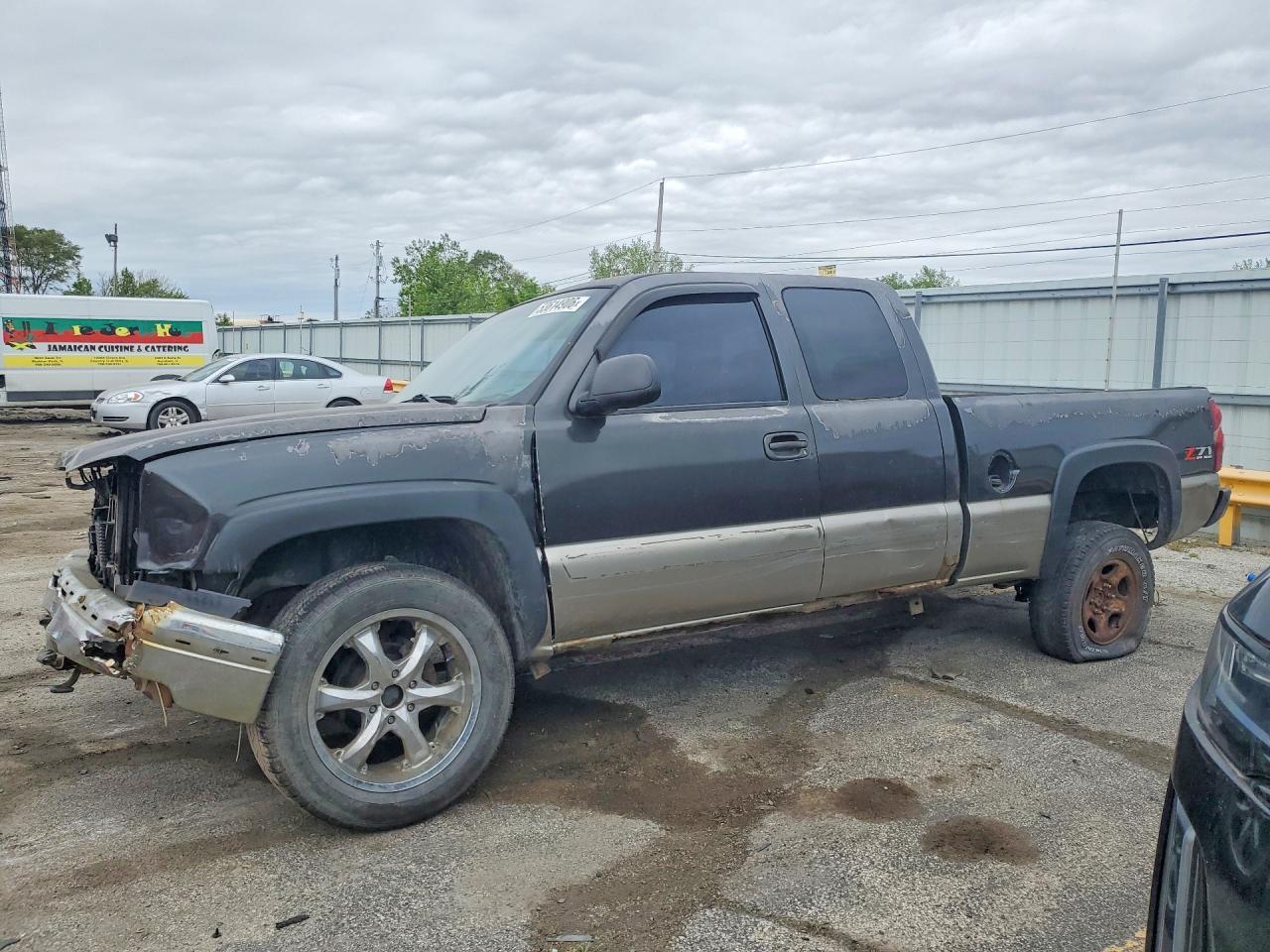 Salvage Chevrolet Silverado Image
