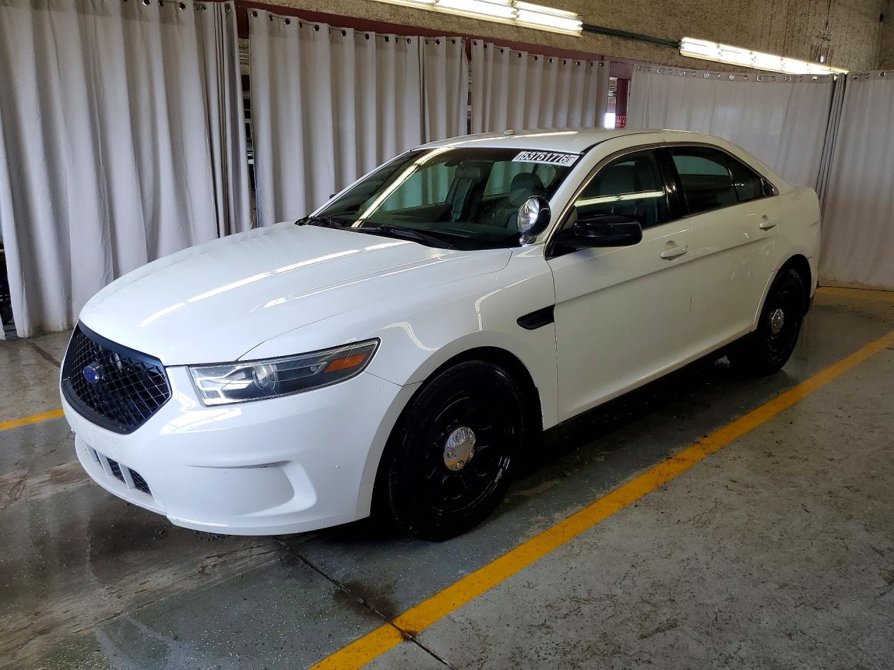 Salvage Ford Taurus Image