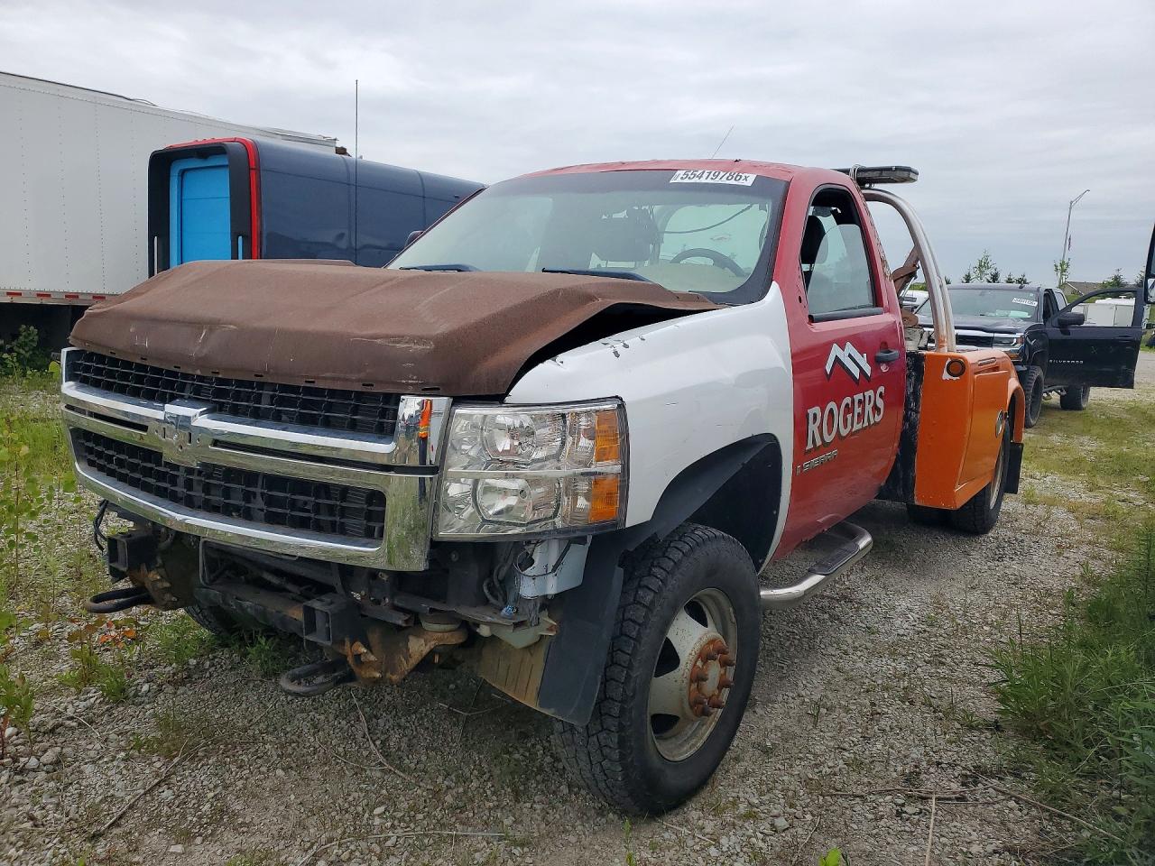 Salvage Chevrolet Silverado Image
