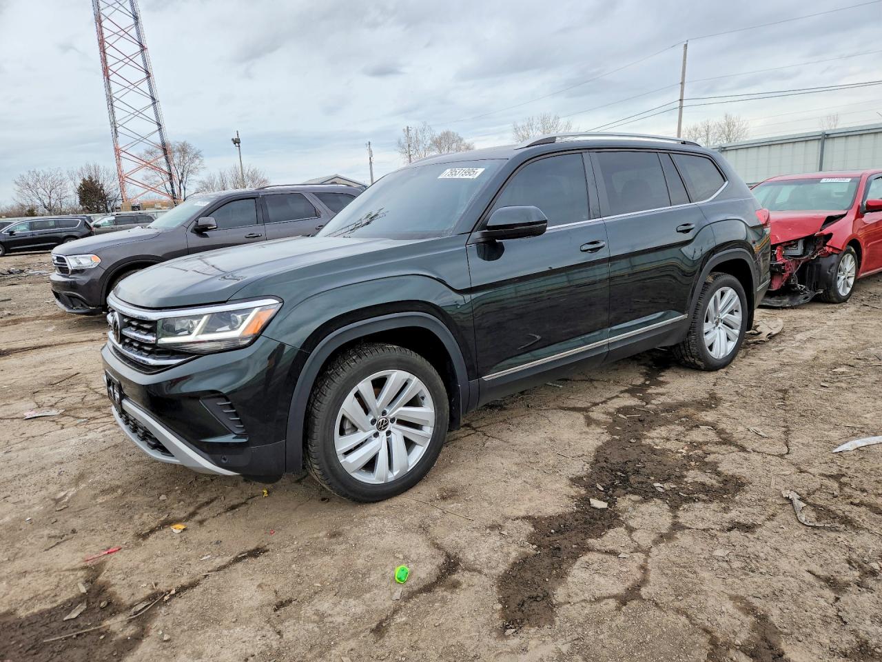 Salvage Volkswagen Atlas Image