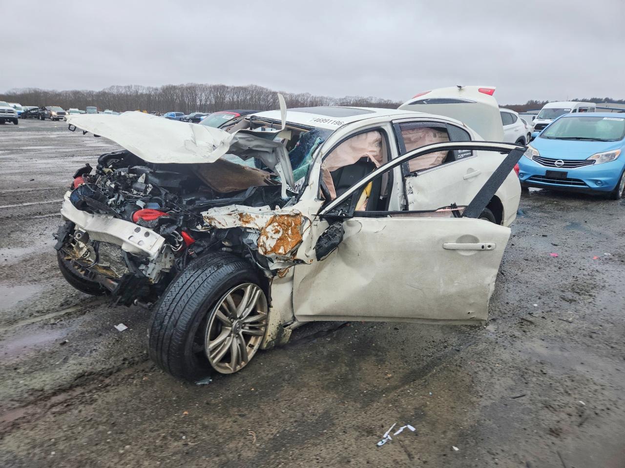 Salvage INFINITI G37 Image
