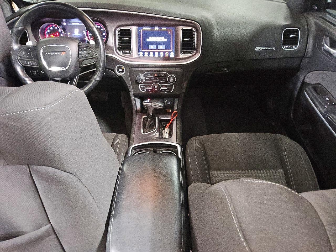 Dodge Charger Sxt