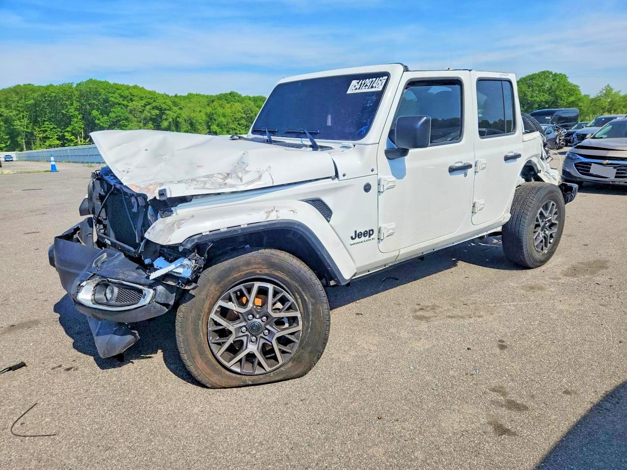 Salvage Jeep Wrangler Image