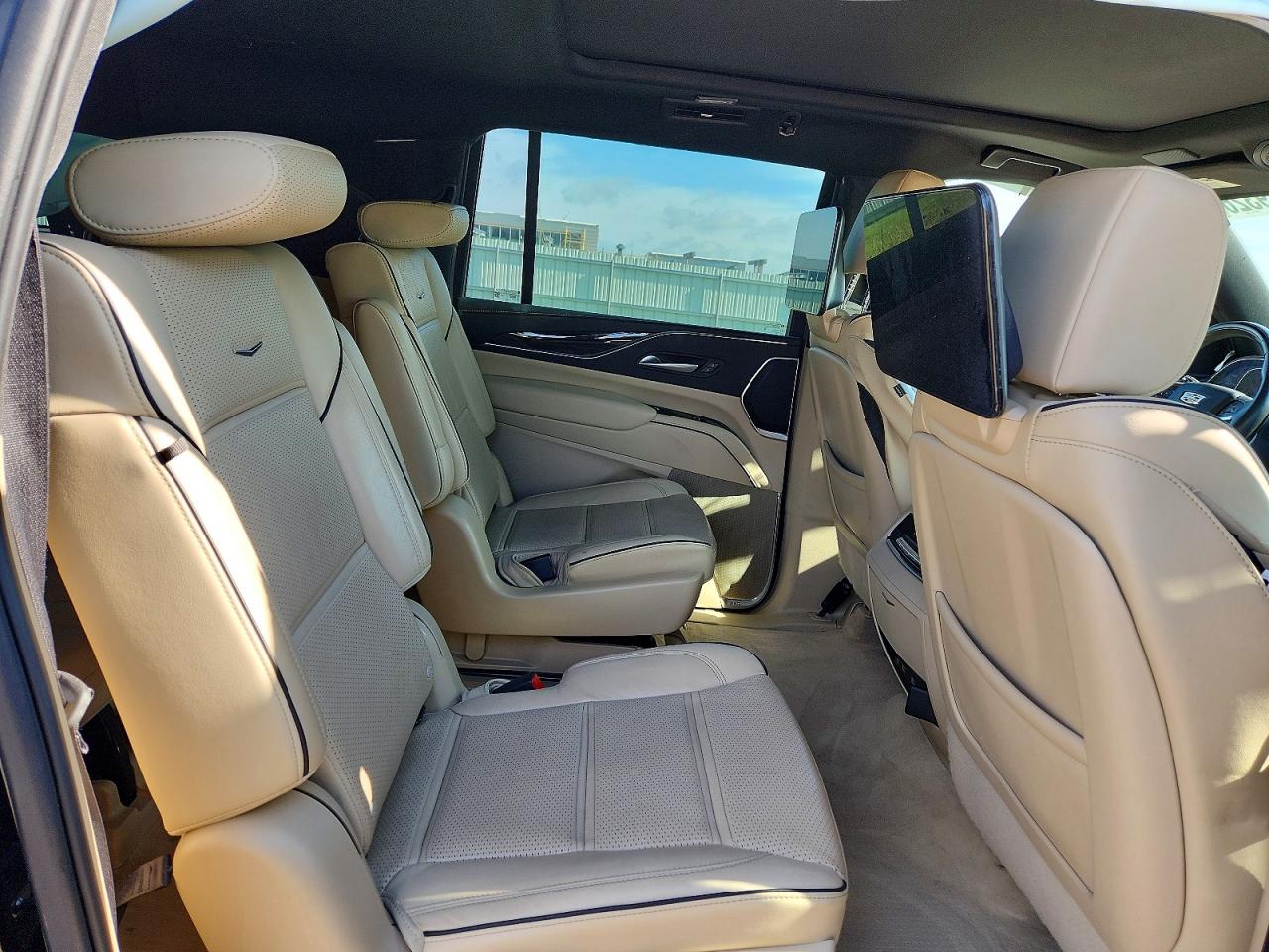 Cadillac Escalade Esv Premium Luxury