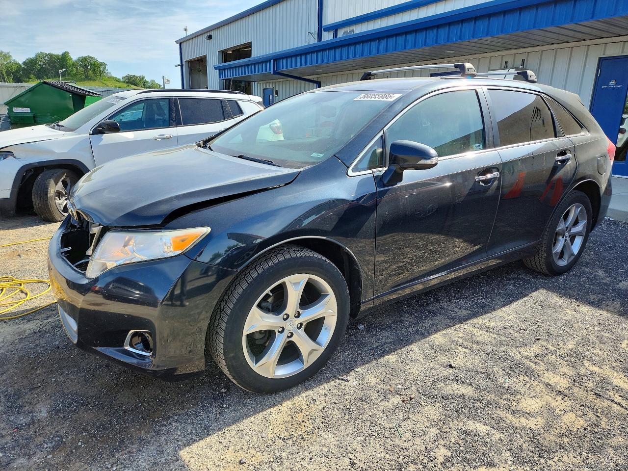Salvage Toyota Venza Image