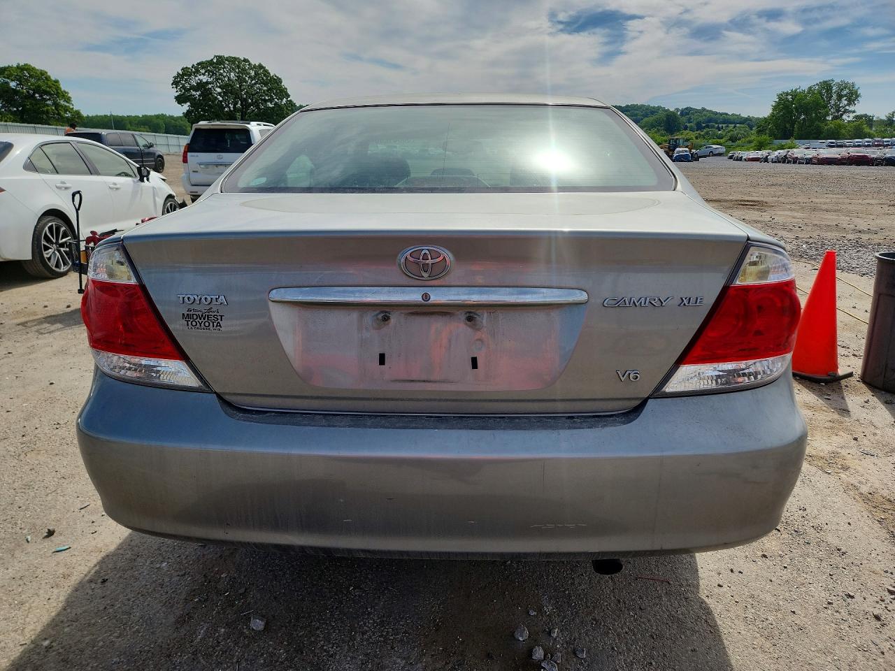 Toyota Camry Xle V6