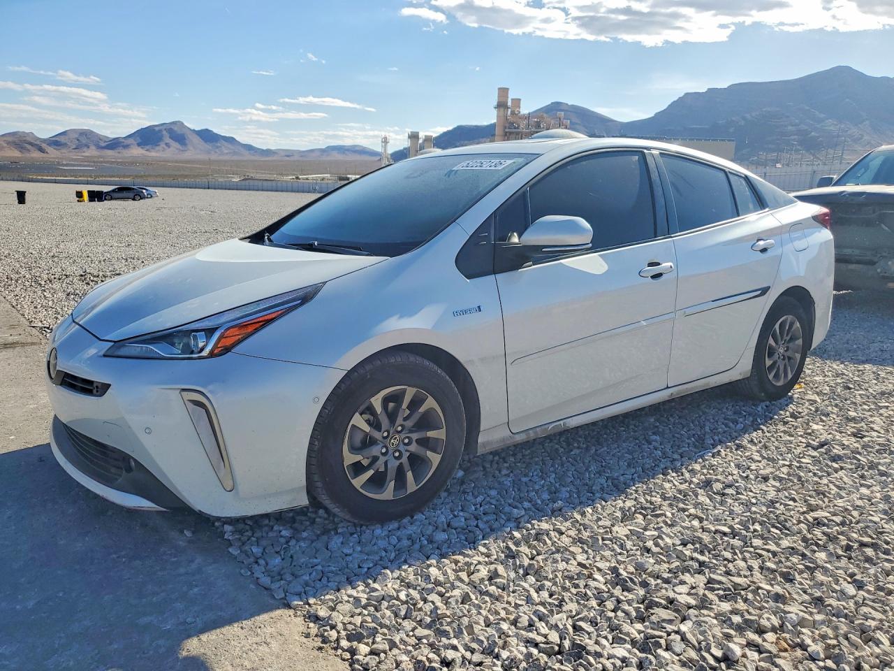 Salvage Toyota Prius Image