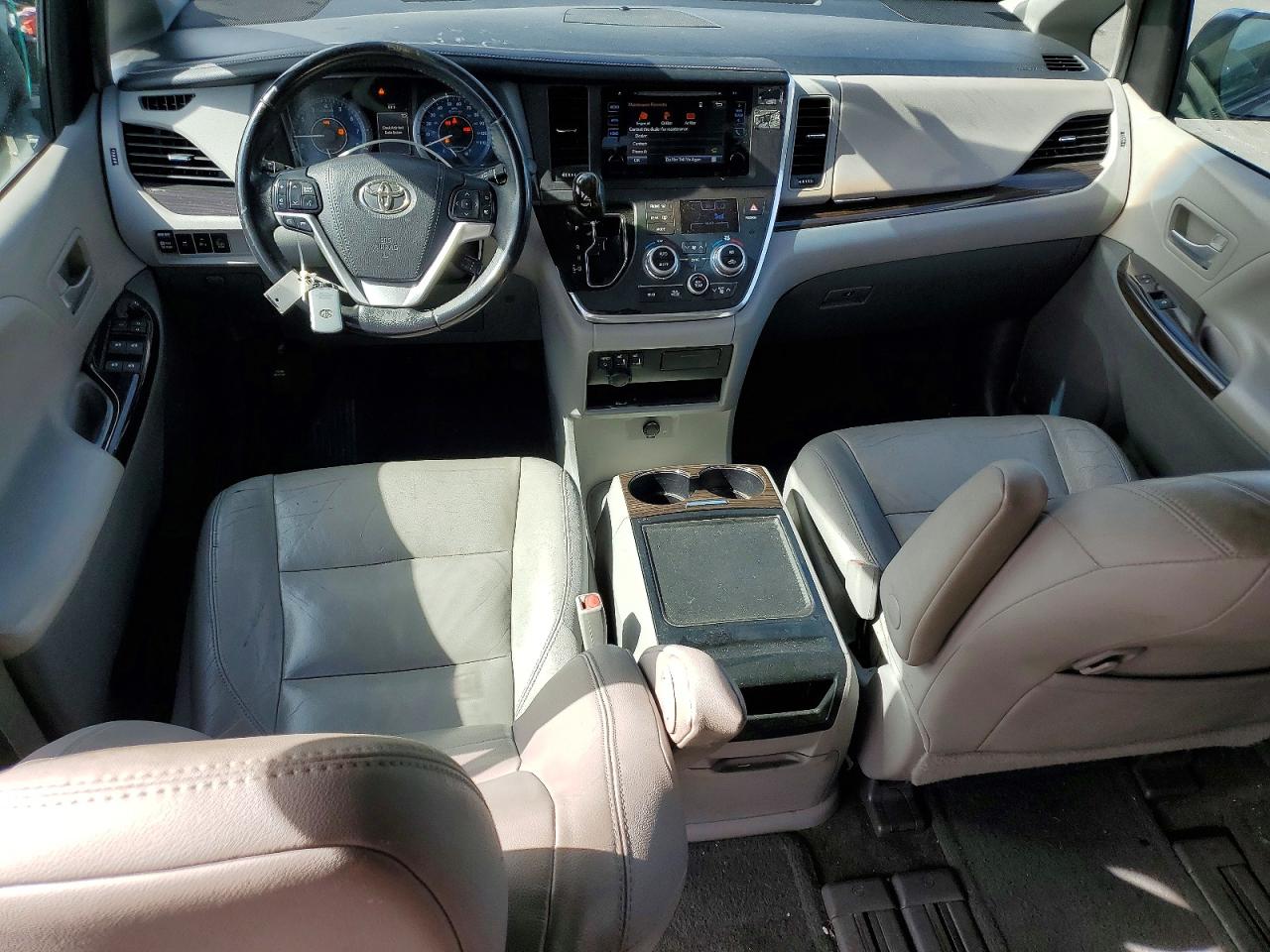 Toyota Sienna Xle 8-passenger