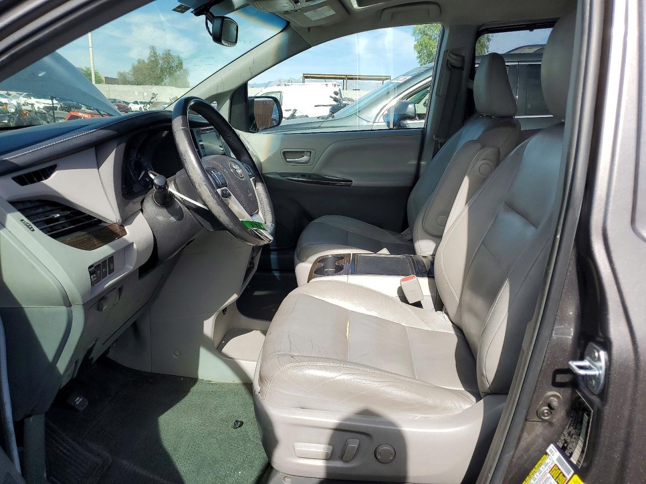 Toyota Sienna Xle 8-passenger