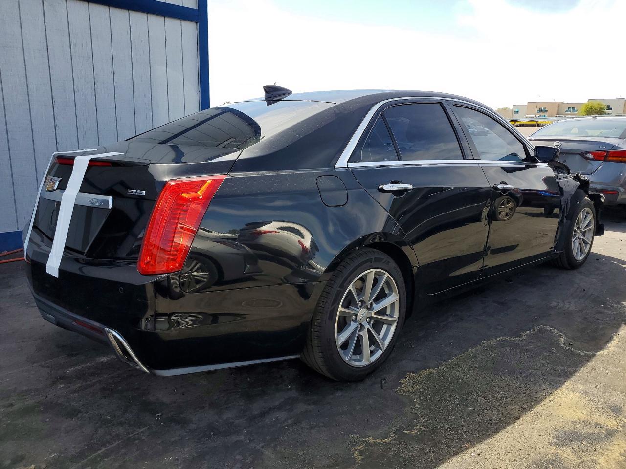 Cadillac CTS Luxury