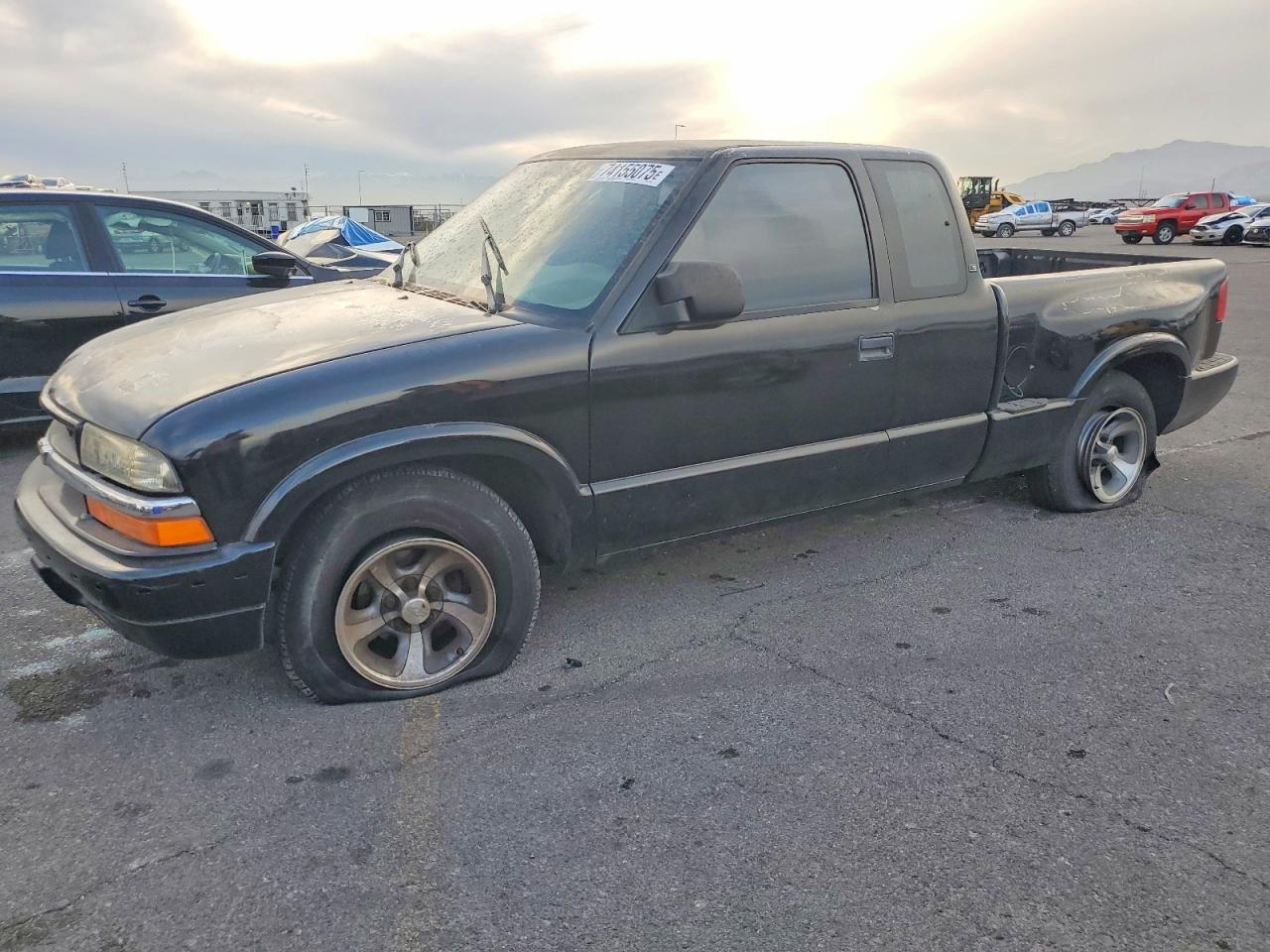 Salvage Chevrolet S-10 Image