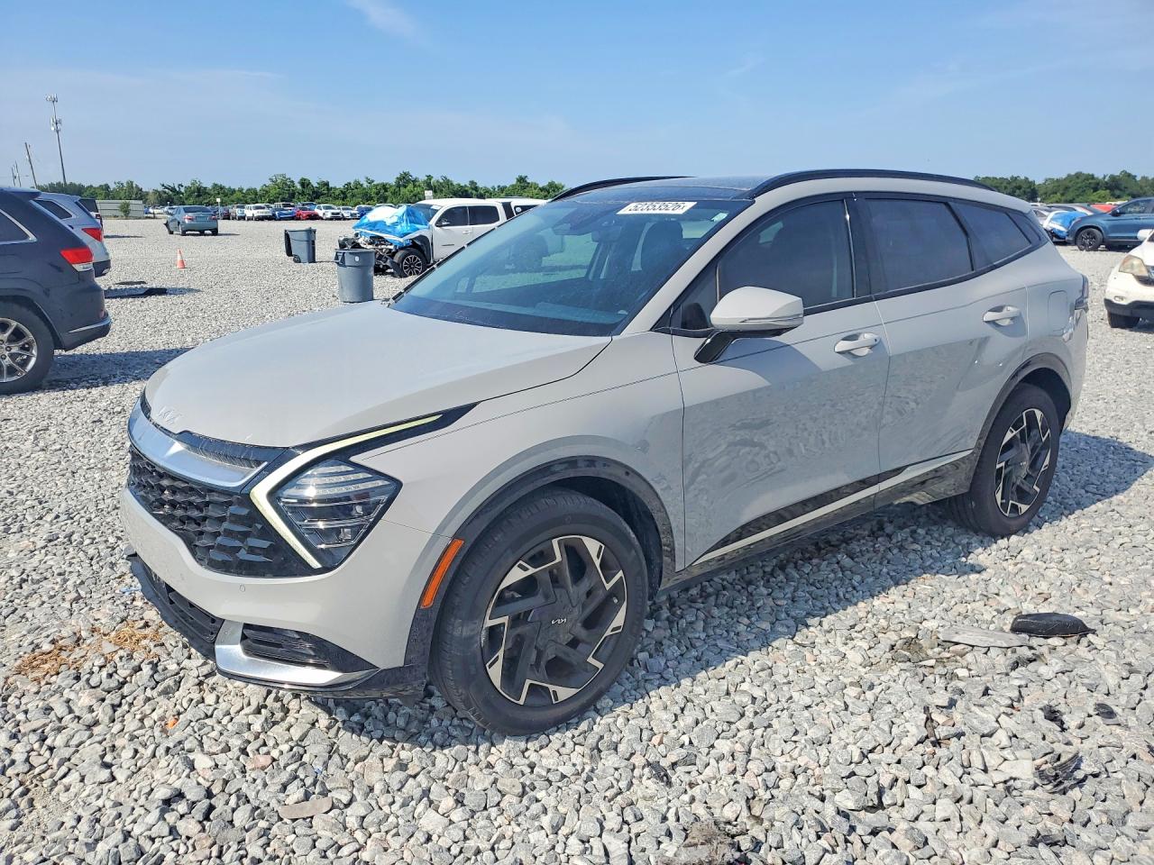 Salvage Kia Sportage Image