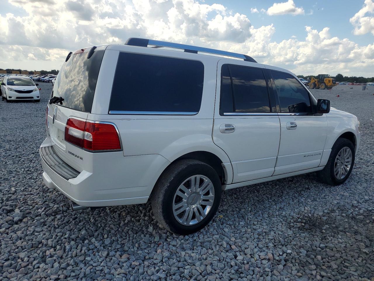 Lincoln Navigator