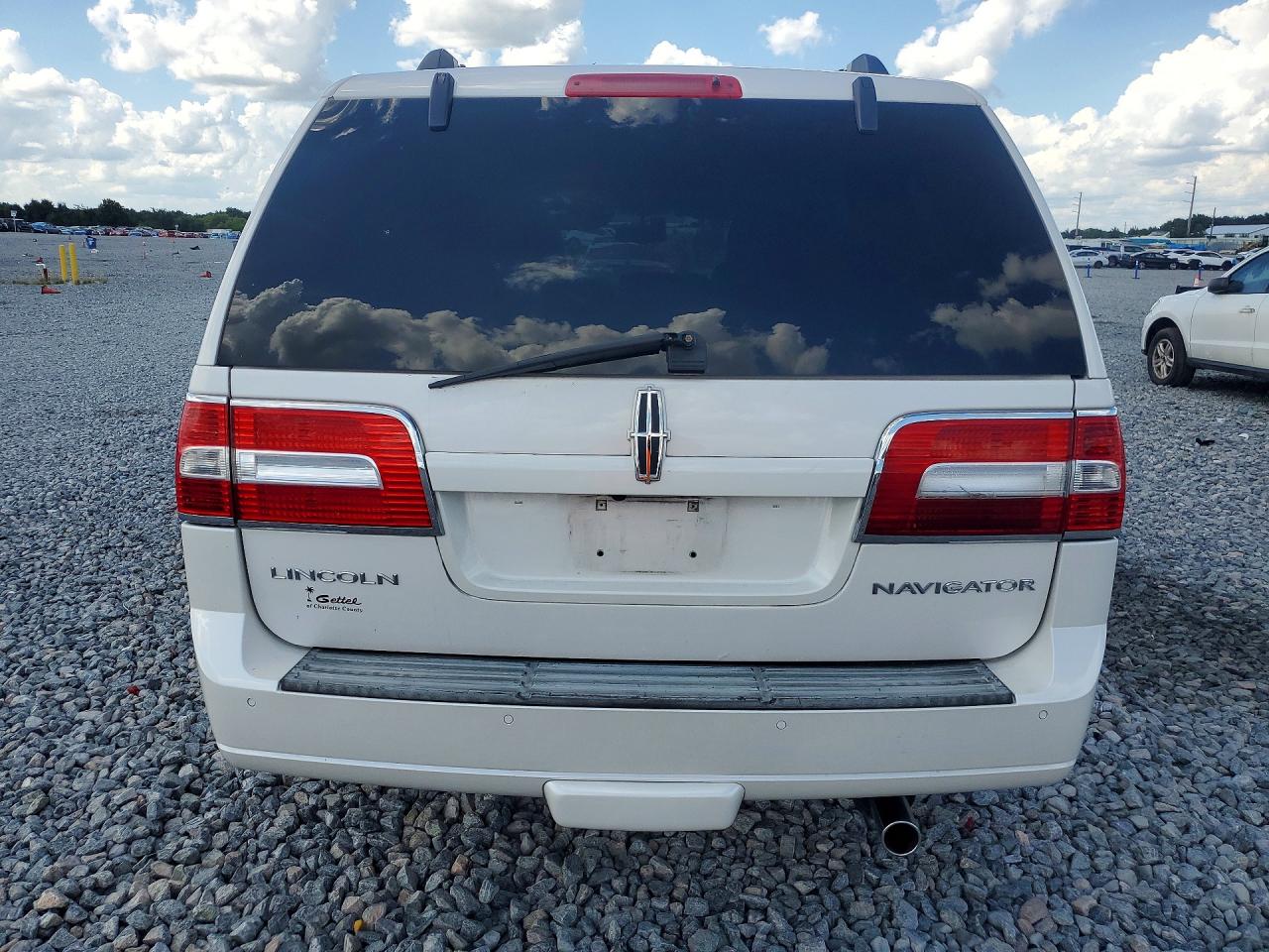 Lincoln Navigator