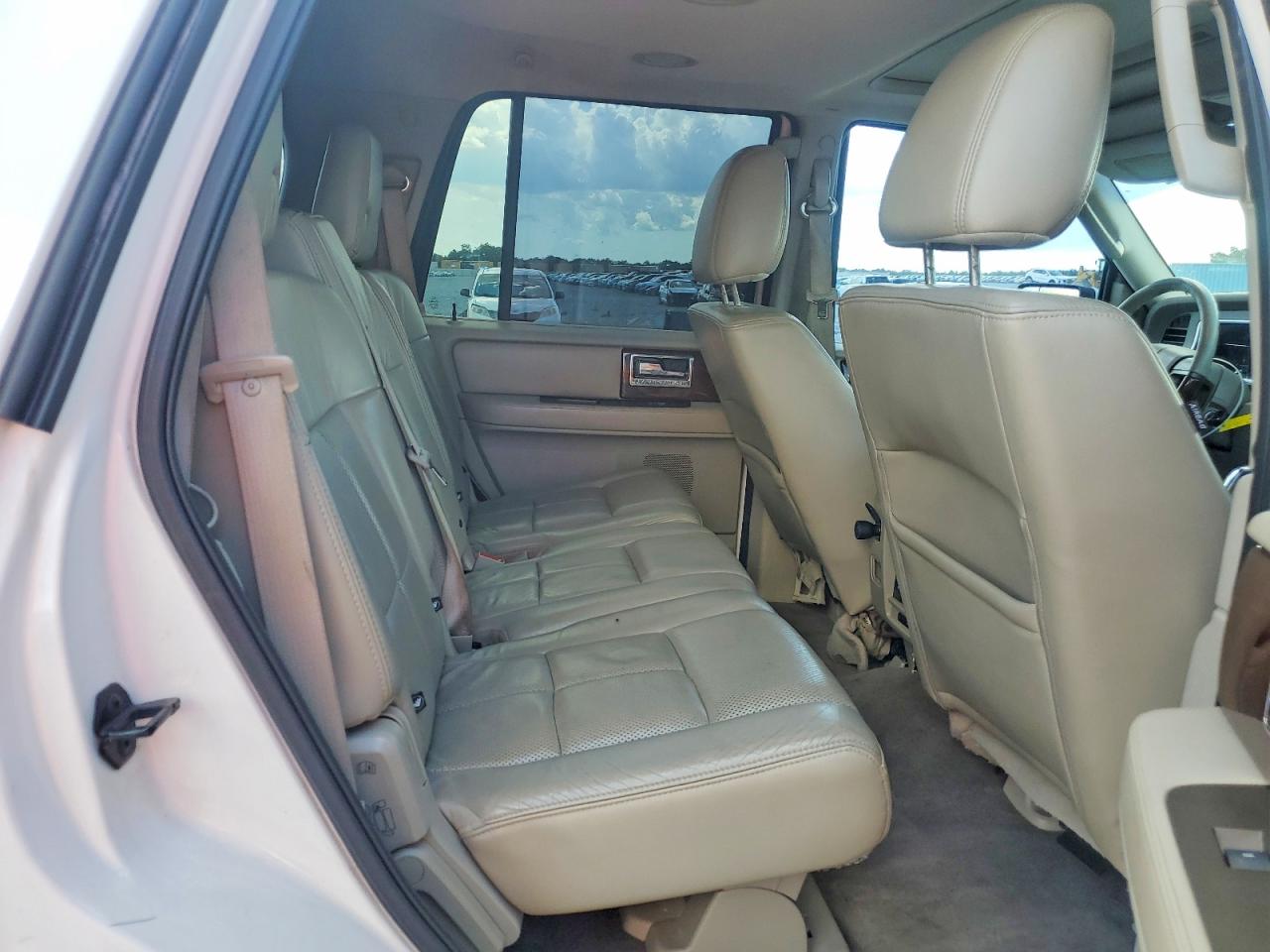 Lincoln Navigator