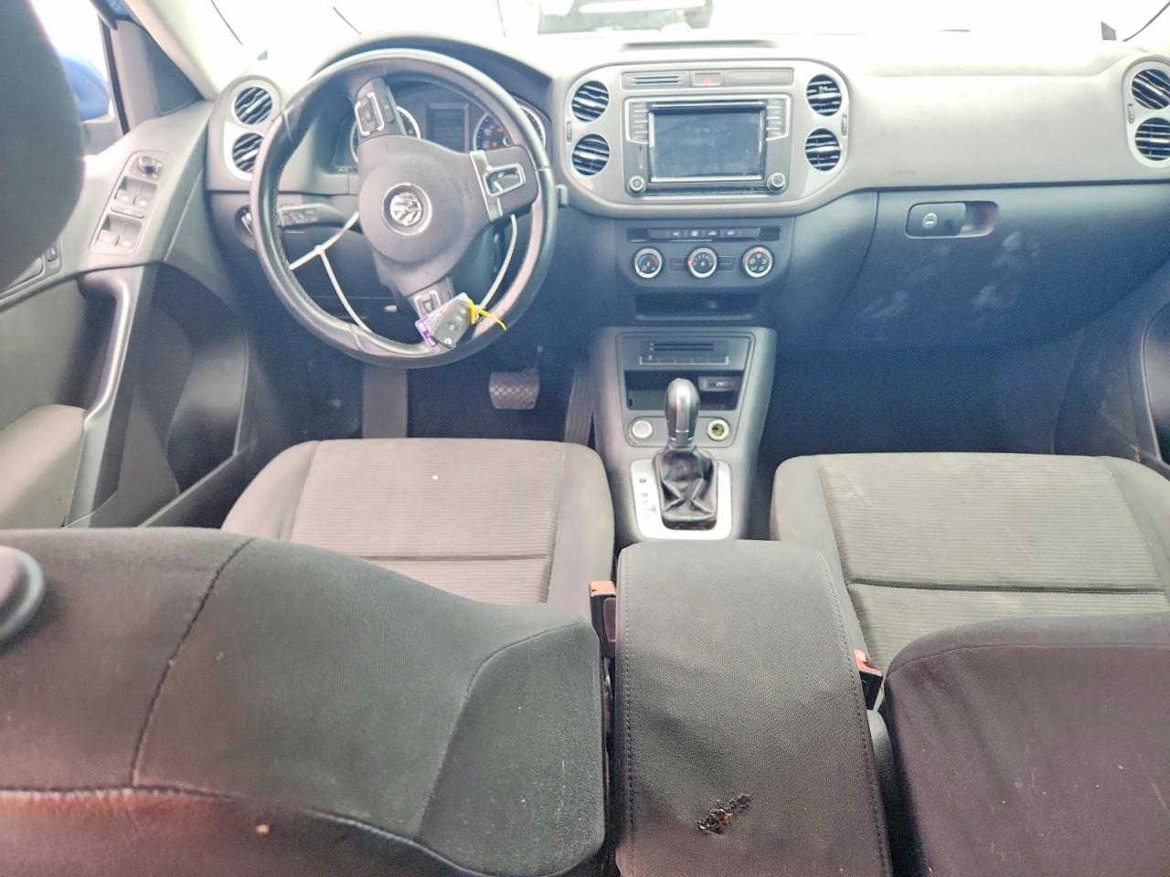Volkswagen Tiguan S