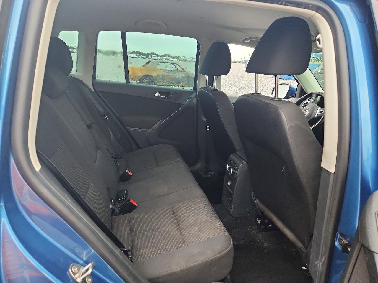 Volkswagen Tiguan S
